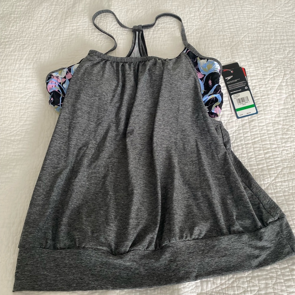 NWT Speedo workout top